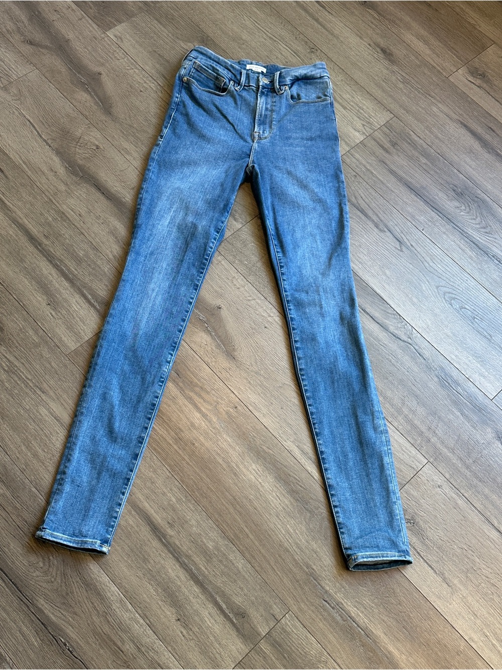 Good American Always Fits Good Waist Skinny Jeans in Medium Blue Wash